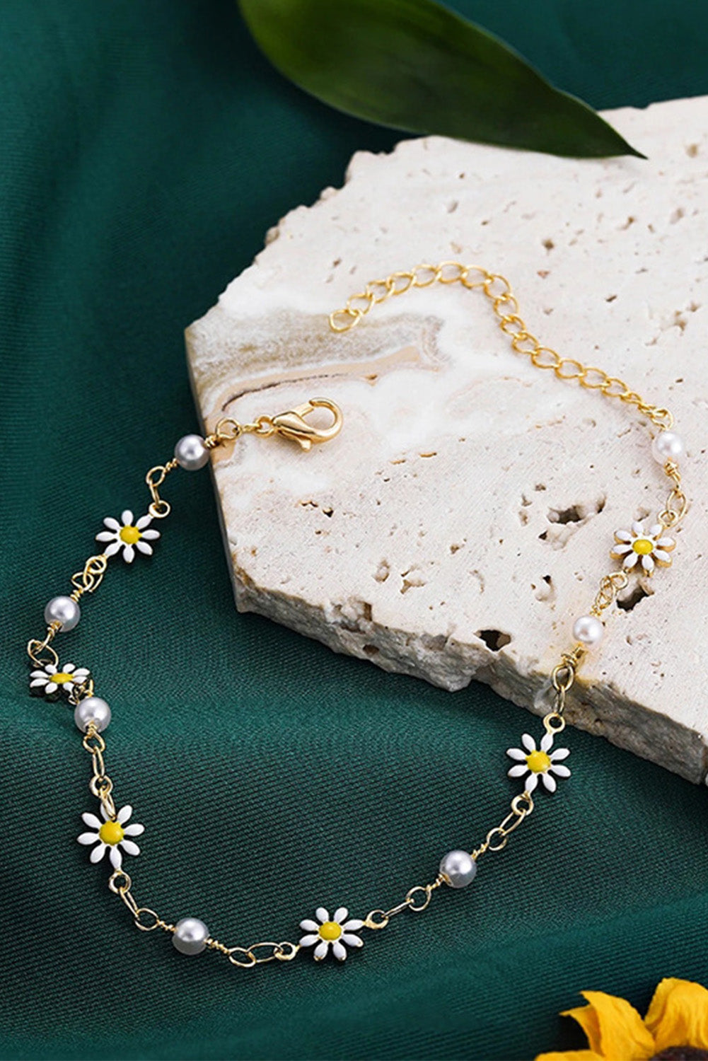 Y2K Gold Daisy & Pearl Chain Anklet
